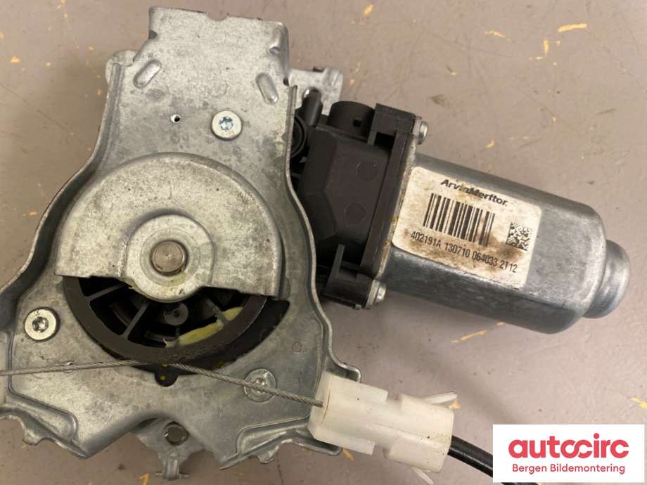 Ruteheis venstre til Nissan Qashqai 2010-2014 (Type I, Fase 2)  (NISSAN|82701EY10A|82701EY11A|402191A)
