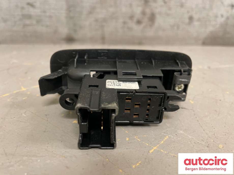 Bryter ruteheis til Nissan Qashqai 2010-2014 (Type I, Fase 2)  (NISSAN|80960EY10B||25411 BR00A)