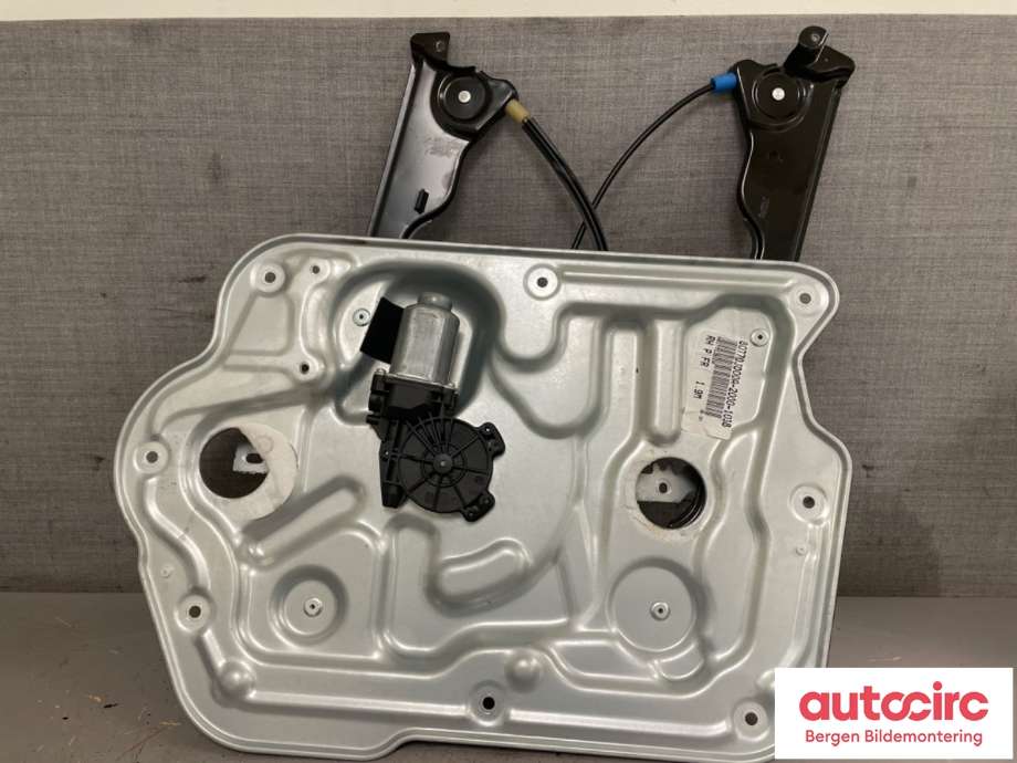 Ruteheis høyre til Nissan Qashqai 2010-2014 (Type I, Fase 2) (NISSAN|80770JD00A||80770JD00A-2000-1038)