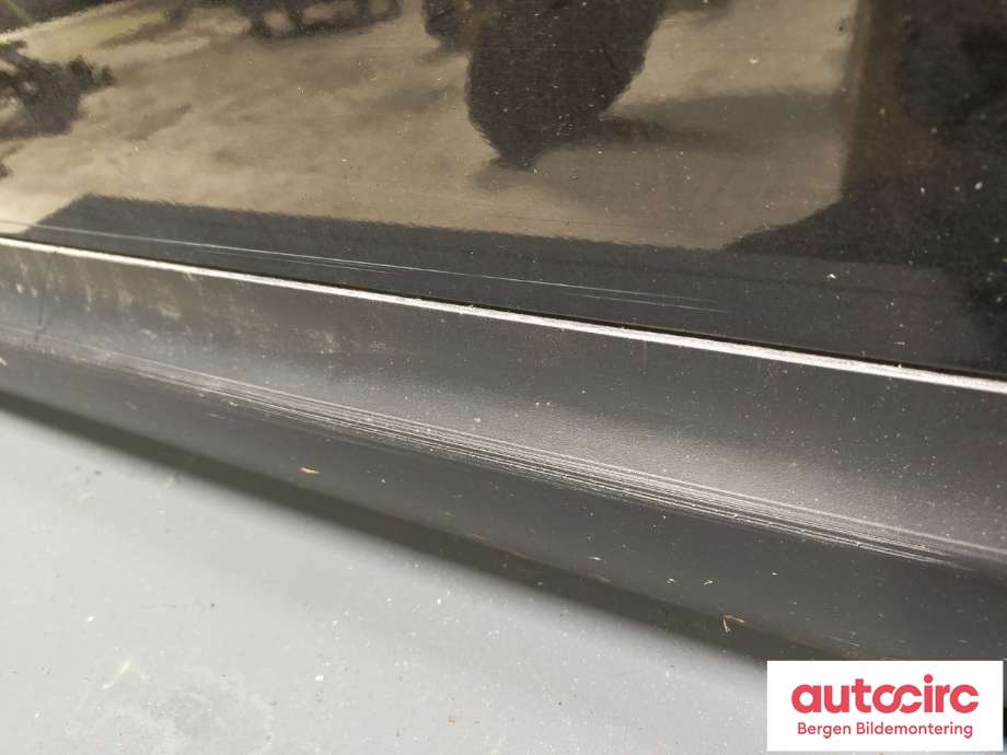 Dør høyre foran til Nissan Qashqai 2010-2014 (Type I, Fase 2)  (NISSAN|H0100EY1MA|H0100EY1MC|)