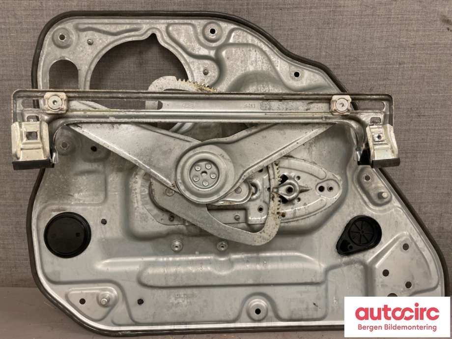 Ruteheis til Volvo V50 2007-2012 (Fase 2)  (VOLVO|31253516||9679083- RH)