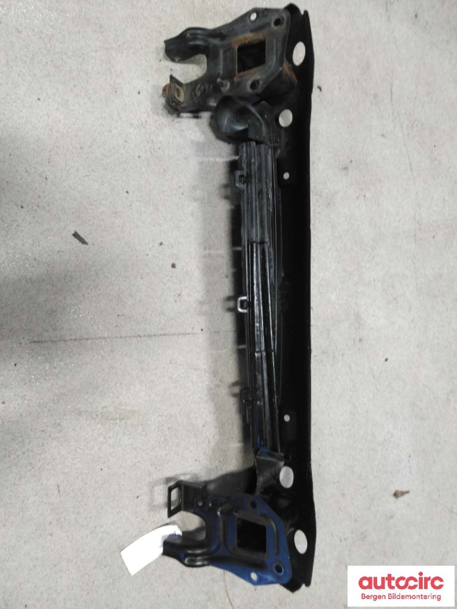 Støtfangerforsterkning foran til VW Transporter / Caravelle 2009-2015 (Fase 2) (T5) (T5) (VOLKSWAGEN|7E0 807 109 D|)