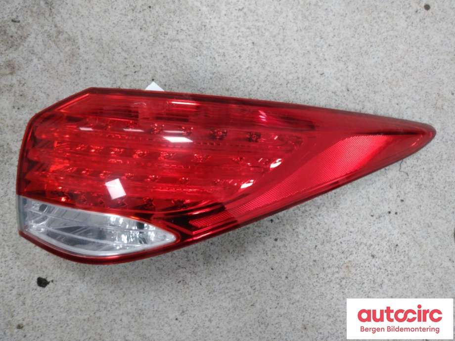 Baklykt høyre til Hyundai i40 2012-2017  (HYUNDAI|92402 3Z000||92402-3Z0)