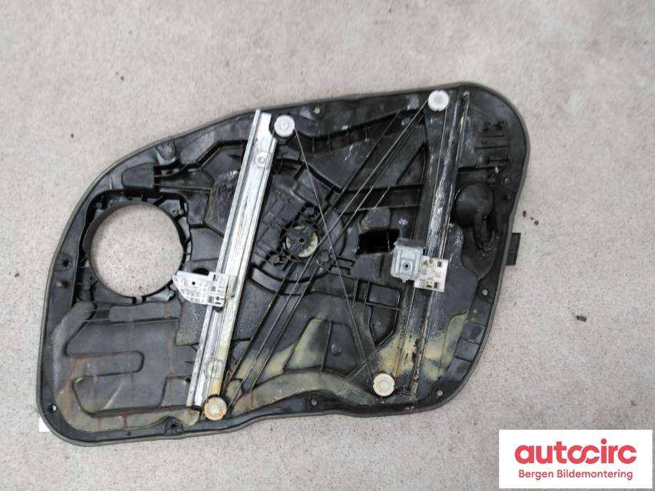 Ruteheis til Hyundai i40 2012-2017  (HYUNDAI|82471 3Z000|)