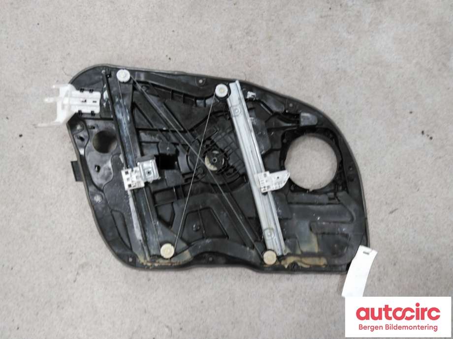 Ruteheis til Hyundai i40 2012-2017  (HYUNDAI|82481 3Z000|)