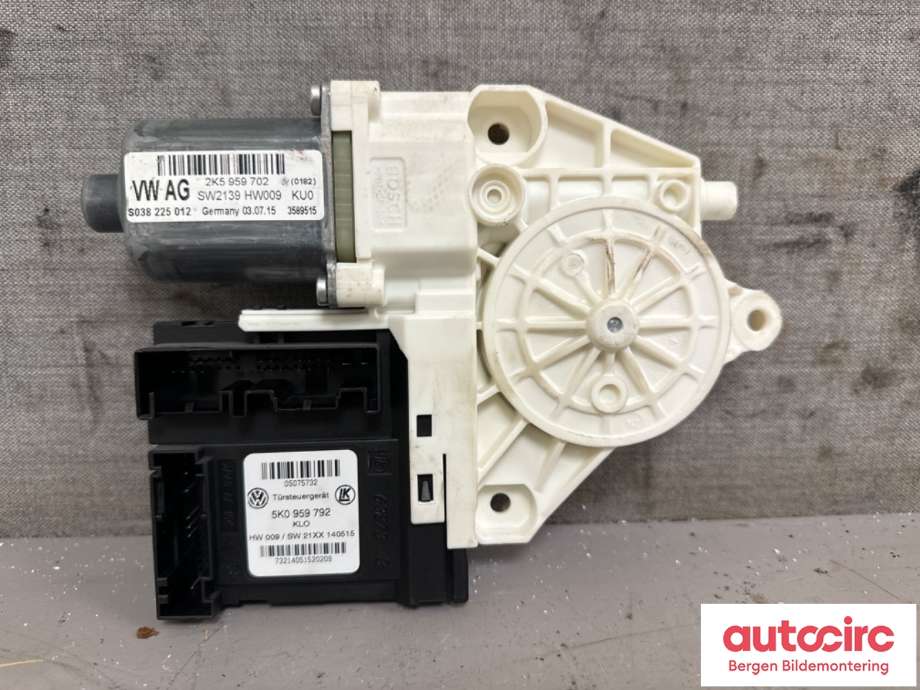 Ruteheis høyre til VW Caddy 2015-2020 (Type III, Fase 3)  (VOLKSWAGEN|2K5 959 702 A|)