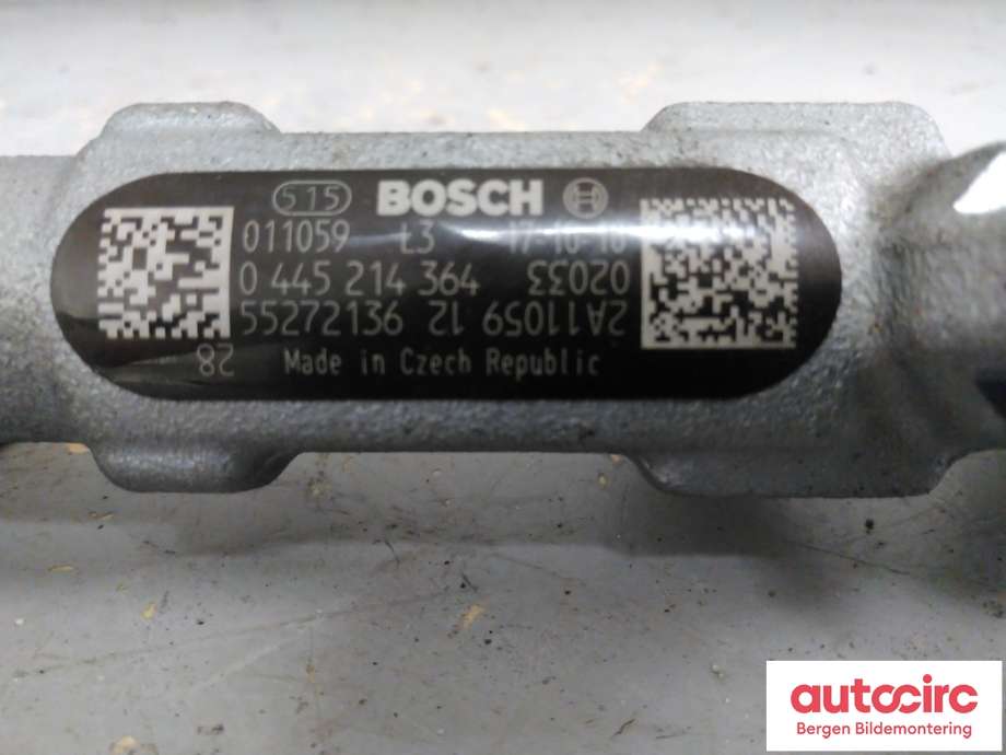 Dyseskinne (fuelrail) til Fiat Doblo 2010-->> (Type II) (FIAT|55272136|6000633720|0 445 214 364)