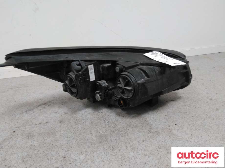 Frontlykt venstre halogen til Kia Soul 2014-2019 (Type II)  (KIA|92101E 40101D|)
