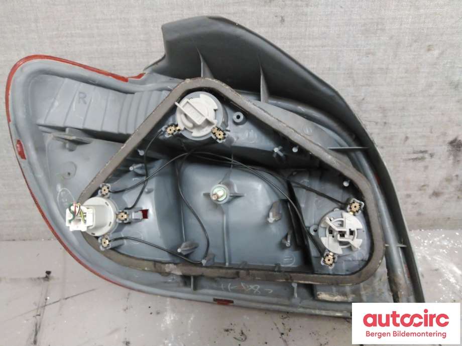 Baklykt høyre til Toyota Yaris 1999-2003 (Type I, Fase 1)  (TOYOTA|8155052130|)