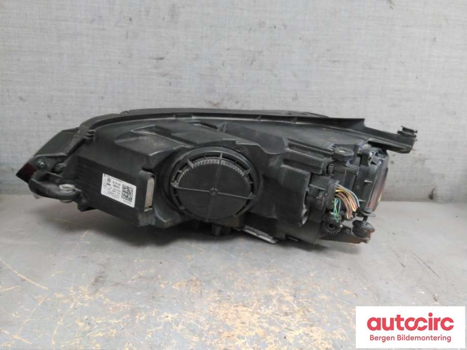 Frontlykt høyre halogen til VW Golf VII 2012-2017 (Fase 1) (VOLKSWAGEN|5G1 941 040||5G1 941 032)