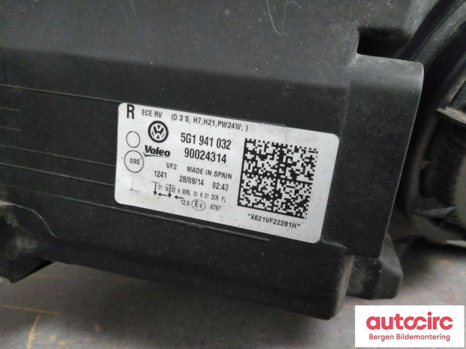 Frontlykt høyre halogen til VW Golf VII 2012-2017 (Fase 1) (VOLKSWAGEN|5G1 941 040||5G1 941 032)