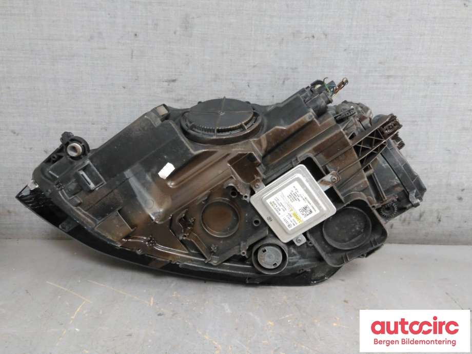Frontlykt høyre halogen til VW Golf VII 2012-2017 (Fase 1) (VOLKSWAGEN|5G1 941 040||5G1 941 032)