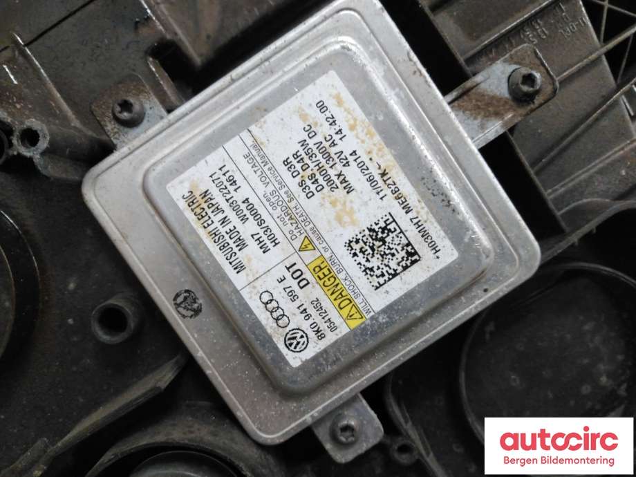 Frontlykt høyre halogen til VW Golf VII 2012-2017 (Fase 1) (VOLKSWAGEN|5G1 941 040||5G1 941 032)