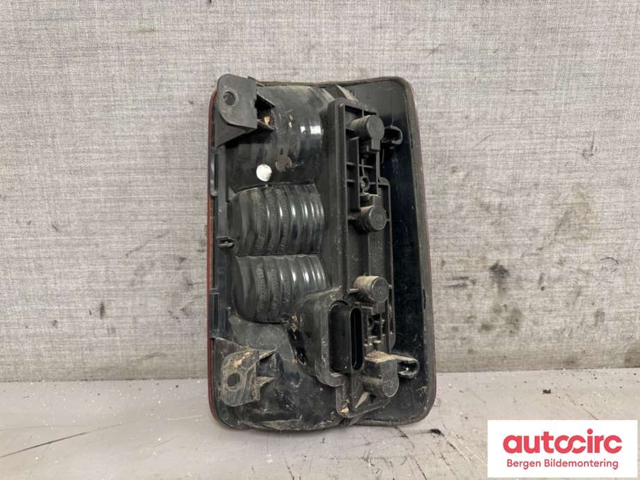 Baklykt venstre til VW Caddy 2004-2010 (Type III, Fase 1)  (2K0 945 095 N||2K0 945 095 L)