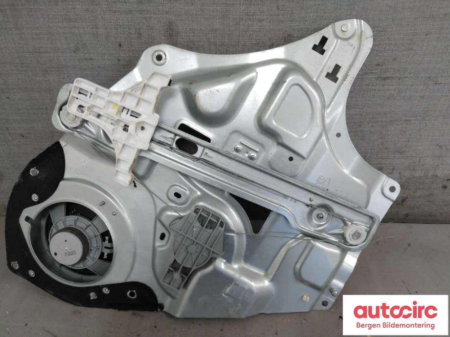 Ruteheis til Kia Sportage 2010-2016 (Type III) (KIA|83481 3U000|)