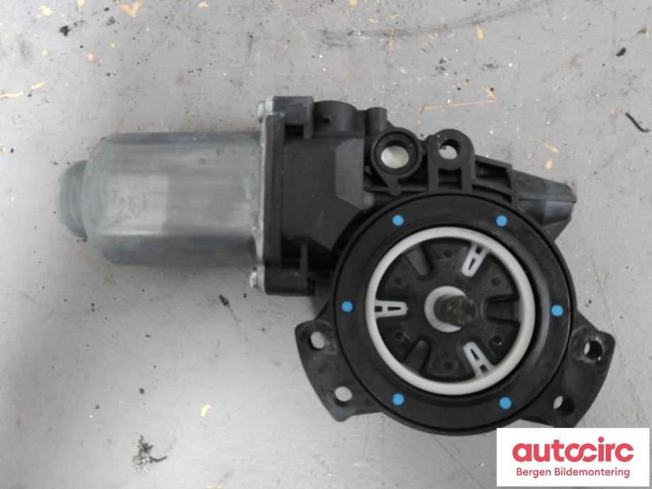 Ruteheis høyre til Kia Sportage 2010-2016 (Type III) (KIA|83460 3W000|)