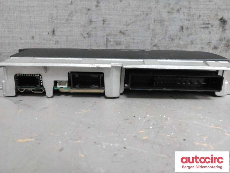 Bilstereo forsterker til Porsche Taycan 2019-->>  (PORSCHE|9J1 035 223 F|)