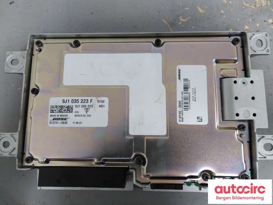 Bilstereo forsterker til Porsche Taycan 2019-->>  (PORSCHE|9J1 035 223 F|)