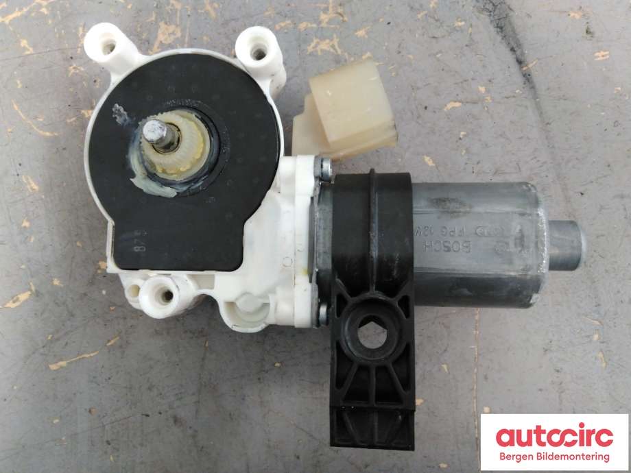 Ruteheis høyre til BMW 5-Serie 2003-2010 (E60/E61) (E60/E61) (BMW|67 62 6 981 142|)