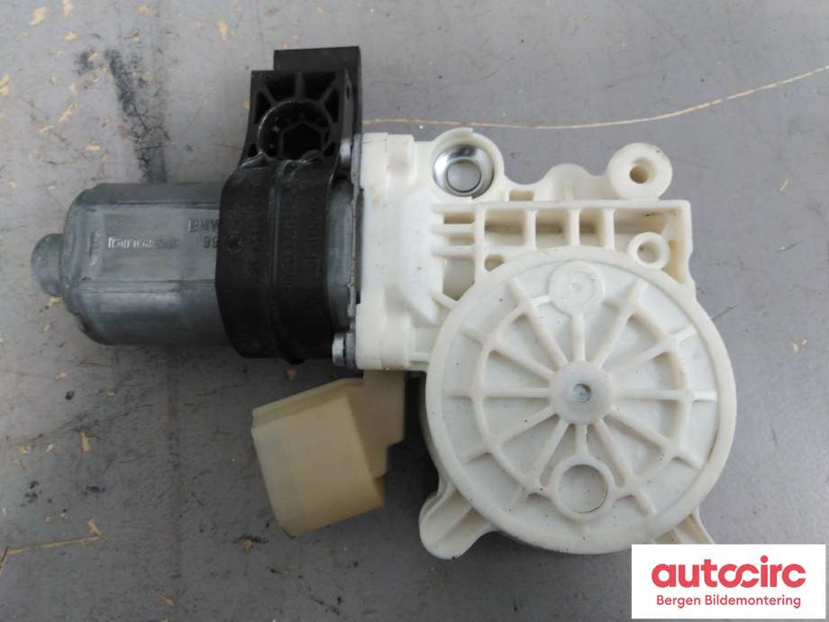 Ruteheis venstre til BMW 5-Serie 2003-2010 (E60/E61) (E60/E61) (BMW|67 62 6 981 141|)