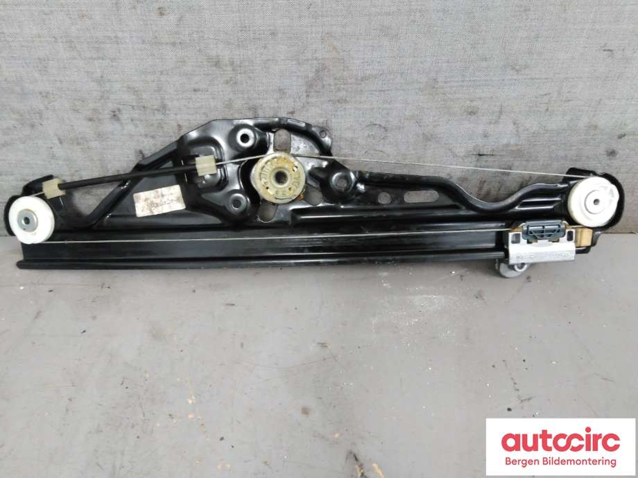 Ruteheis til BMW 5-Serie 2003-2010 (E60/E61) (E60/E61) (BMW|51 35 7 184 746|)