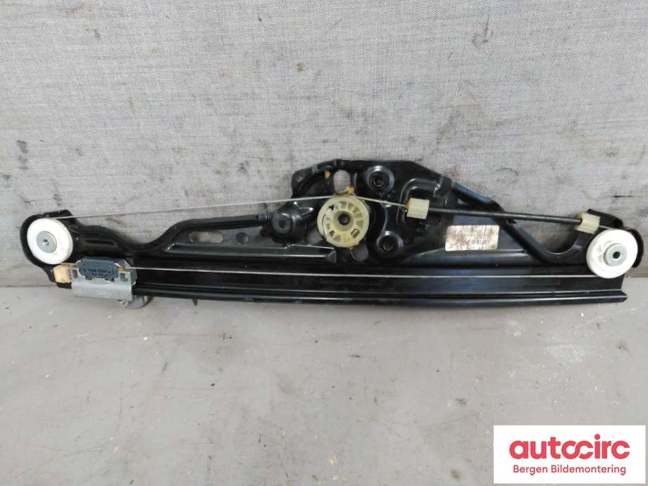 Ruteheis til BMW 5-Serie 2003-2010 (E60/E61) (E60/E61) (BMW|51 35 7 184 745|)