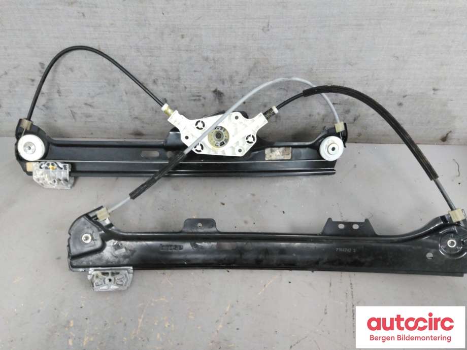 Ruteheis til BMW 5-Serie 2003-2010 (E60/E61) (E60/E61) (BMW|51 33 7 184 384|)