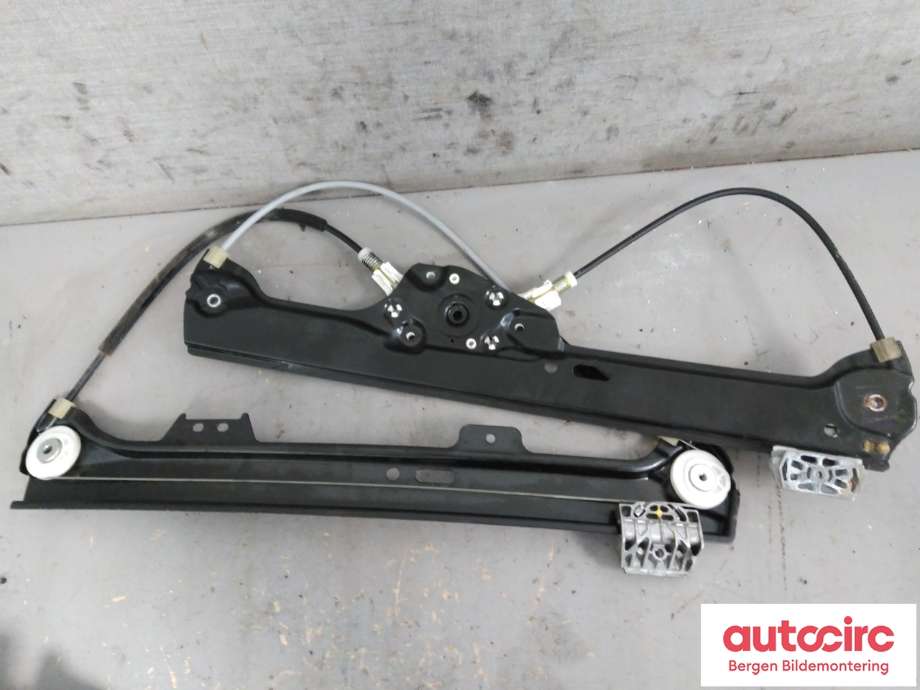 Ruteheis til BMW 5-Serie 2003-2010 (E60/E61) (E60/E61) (BMW|51 33 7 184 384|)