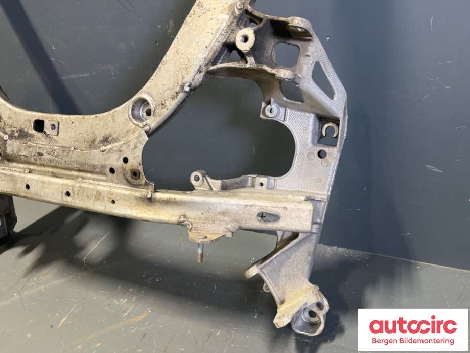 Travers foran hoved til BMW 5-Serie 2003-2010 (E60/E61) (E60/E61) (BMW|31 11 6 782 458|)