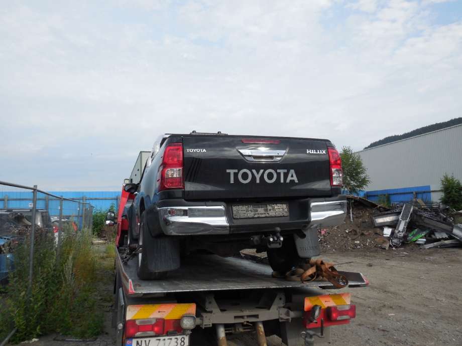 Toyota Hilux 2016-2020 , Motorkode: 2GD-FTV, Girkassekode: 6t man.