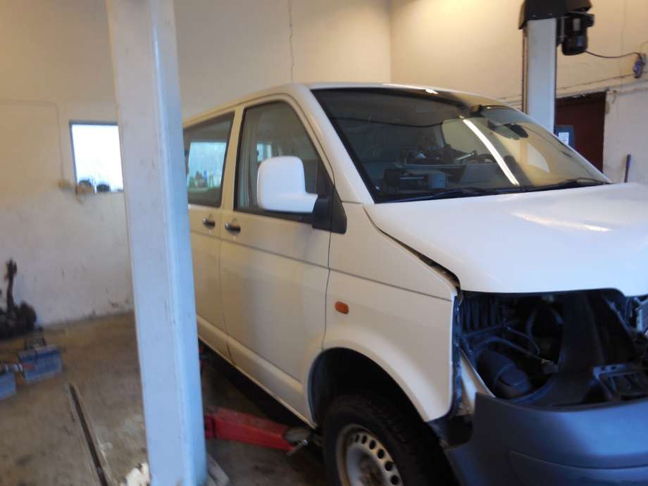 VW Transporter / Caravelle 2003-2009 (Fase 1) (T5) (T5), Motorkode: AXB, Girkassekode: 5t mann