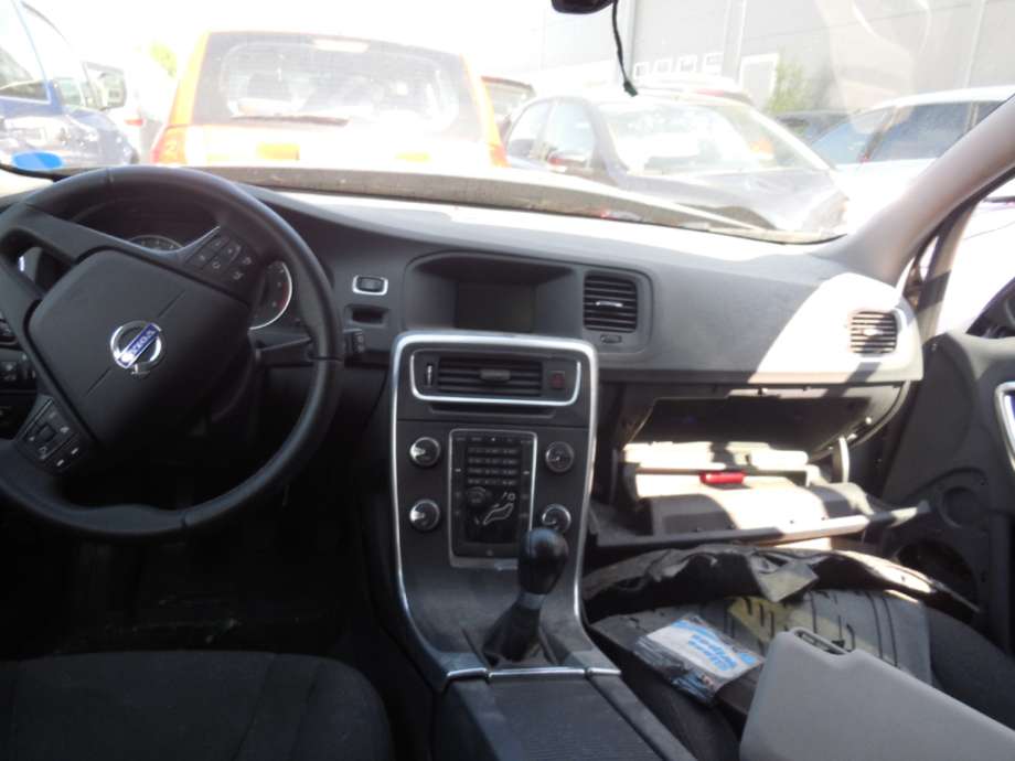 Volvo V60 2010-2013 (Type I, Fase 1) , Motorkode: D4162T, Girkassekode: 6t man