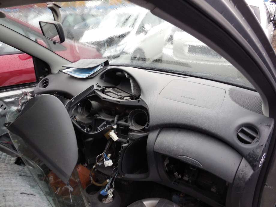 Toyota Yaris 2003-2005 (Type I, Fase 2) , Motorkode: 1SZ-FE, Girkassekode: 5t man