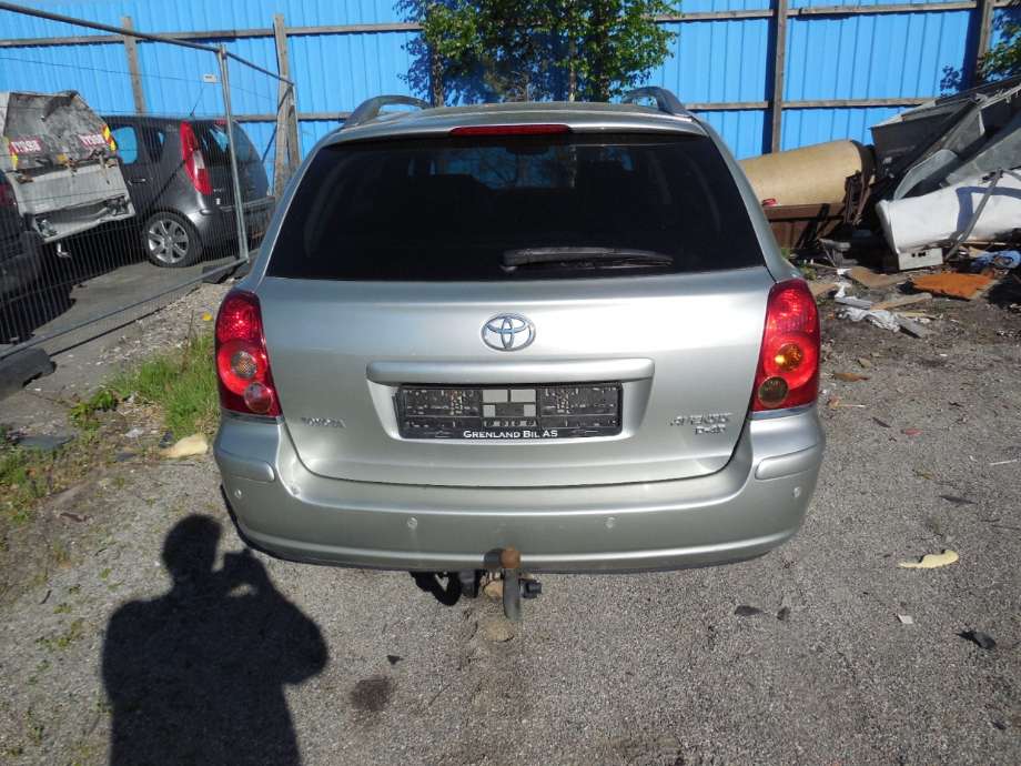 Toyota Avensis 2003-2008 (Type II) delebil , Motorkode: 2AD-FHV, Girkassekode: 6t mann