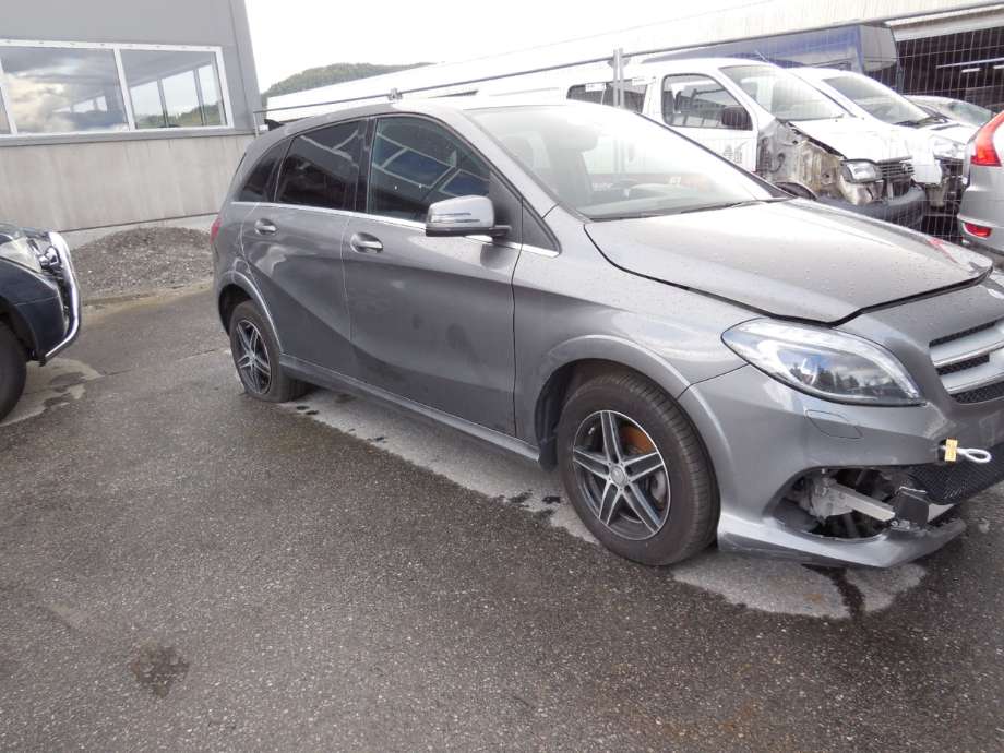 Mercedes B-Klasse 2011-2018 (W246) (W246), Motorkode: EM0004, Girkassekode: