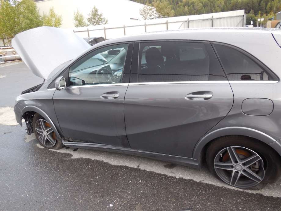Mercedes B-Klasse 2011-2018 (W246) (W246), Motorkode: EM0004, Girkassekode: