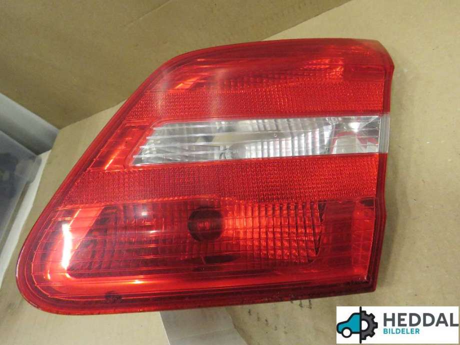 Baklykt høyre indre til Mercedes B-Klasse 2011-2018 (W246) (W246) (MERCEDES|A 246 820 08 64|)