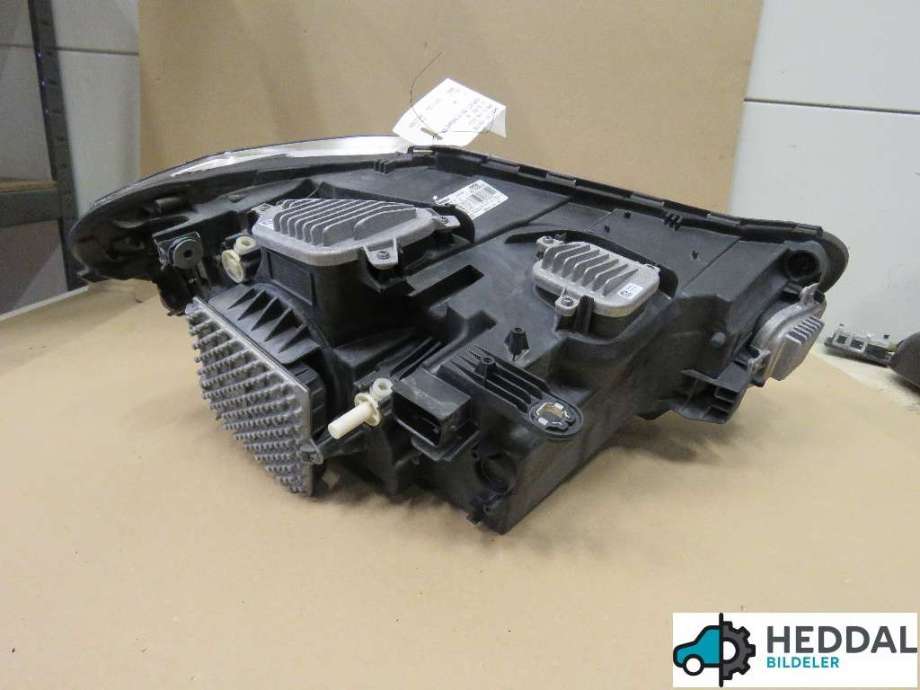 Frontlykt venstre halogen til BMW X1 2015-2022 (F48) (F48) (BMW X1 SDRIVE18D|63 11 7 428 735|)