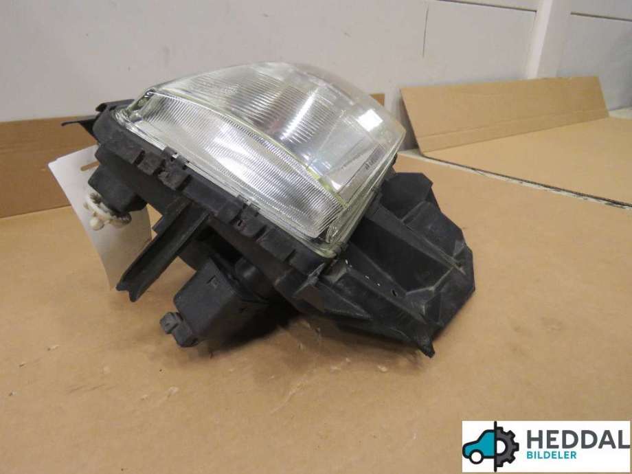 Frontlykt høyre halogen til VW Transporter / Caravelle 1990-2003 (T4) (T4) (VOLKSWAGEN|C 701 941 018|)