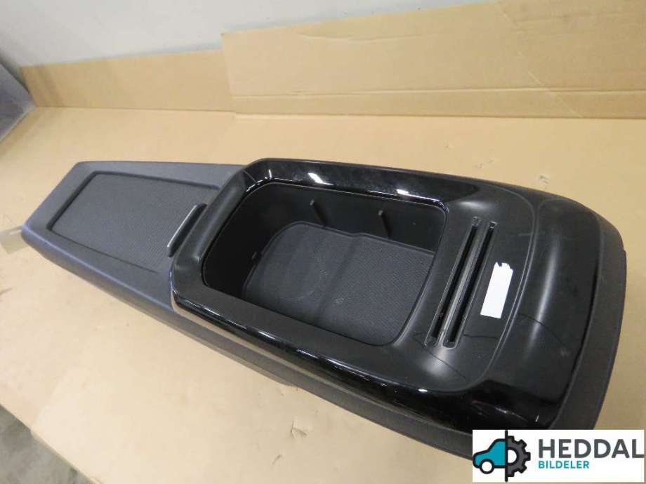 Innredning, Konsoll til VW ID.4 2020-->>  (11A 863 319 A||11A 863 241)