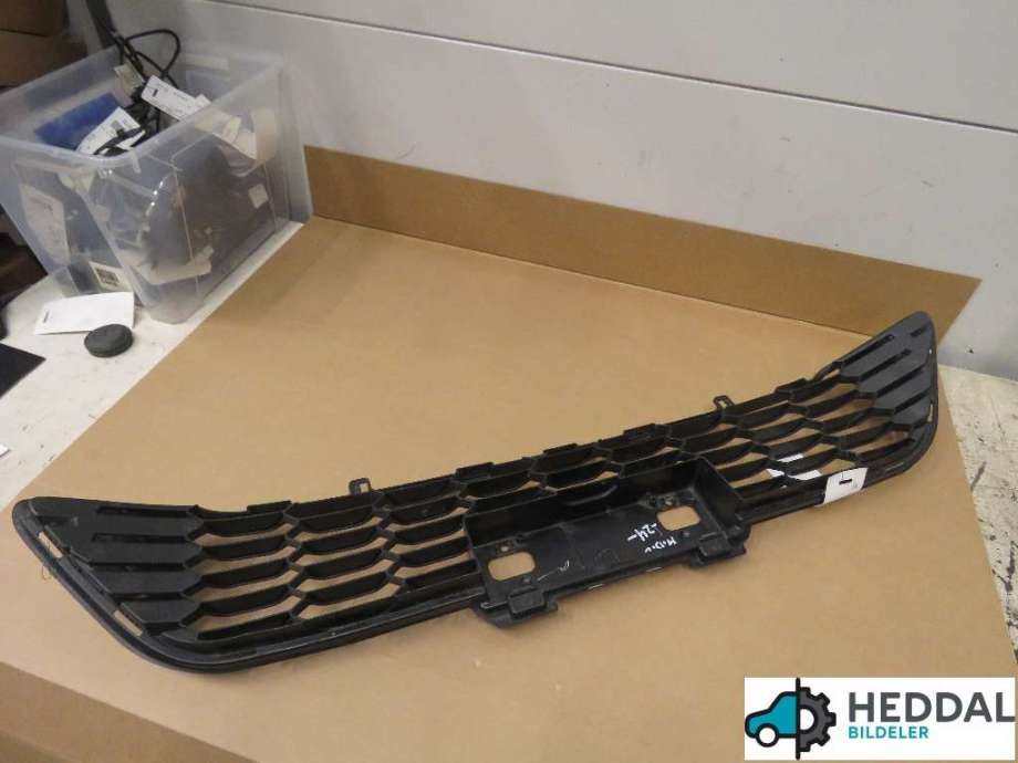 Grill til Toyota Hilux 2016-2020  (|53112-YP060)