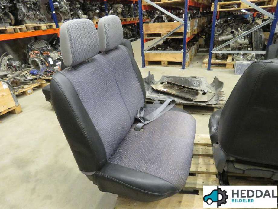 Sete foran venstre til Toyota Hiace 2007-2012 (Fase 3)  