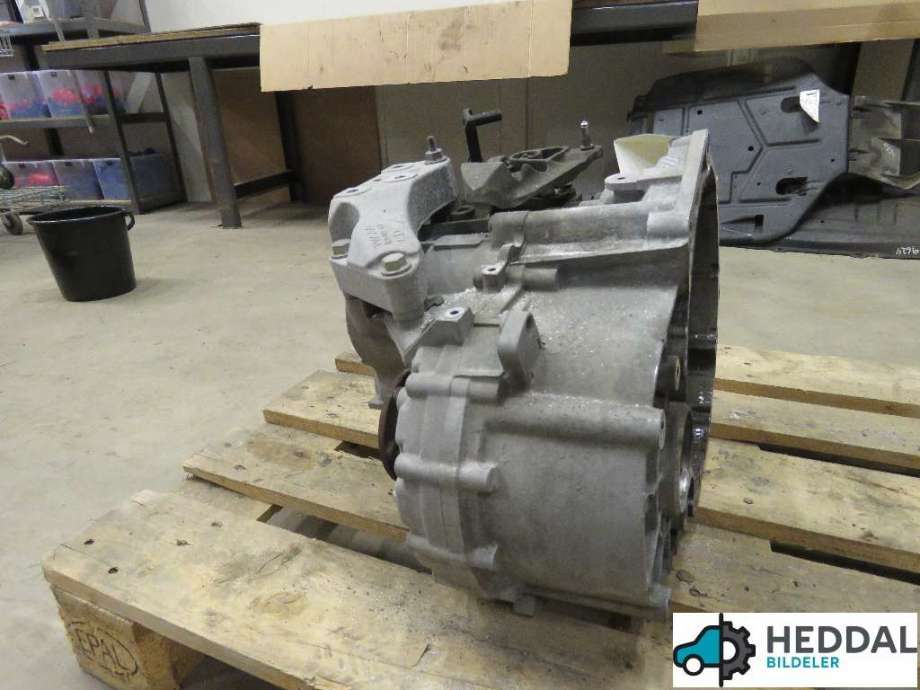 Girkasse manuell 6-trinn til VW Caddy 2015-2020 (Type III, Fase 3) (VOLKSWAGEN|02Q 300 051 S|)