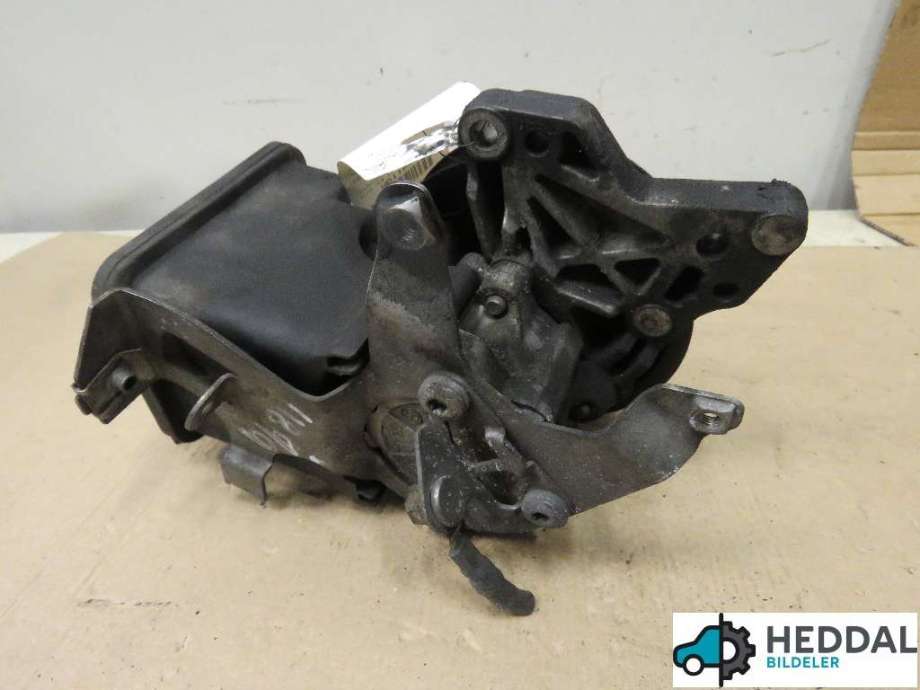 Servo pumpe mekanisk til BMW X3 2003-2006 (Fase 1) (E83) (E83) (BMW X3|32 41 3 450 766|)