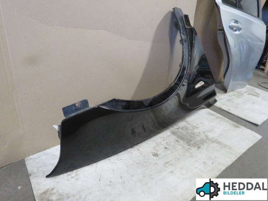 Skjerm høyre foran til BMW X3 2003-2006 (Fase 1) (E83) (E83) (BMW X3|41 35 3 405 922|)
