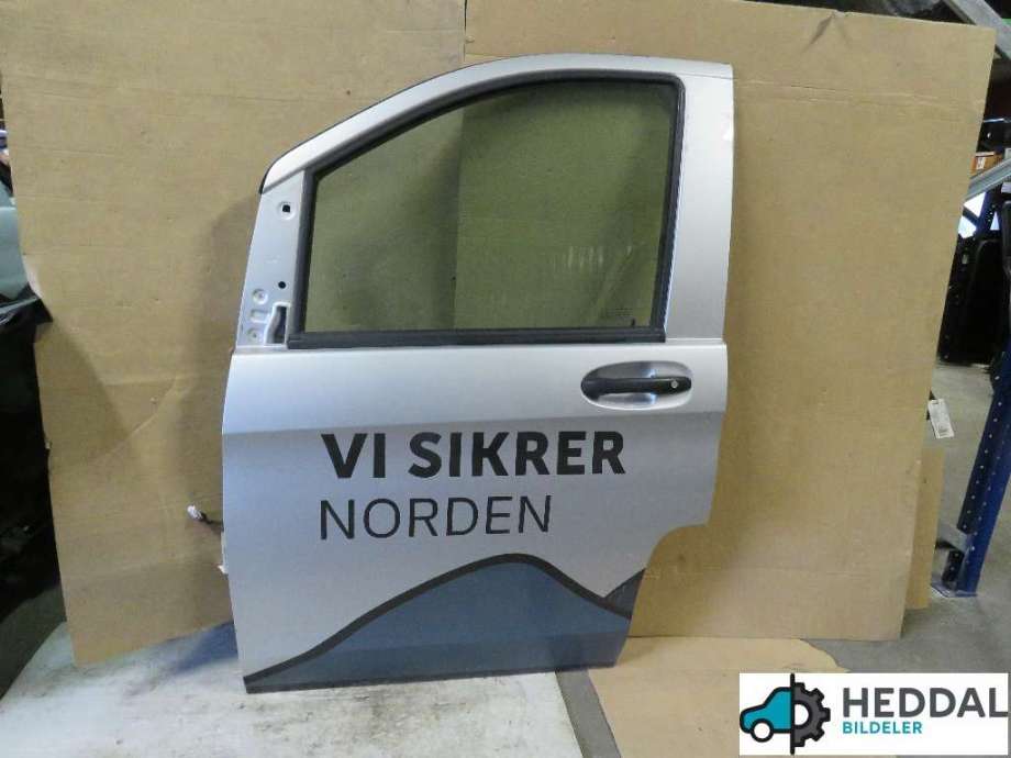 Dør venstre foran til Mercedes Vito, 2014-->> (W447) (W447) (MERCEDES|A 447 720 00 05)