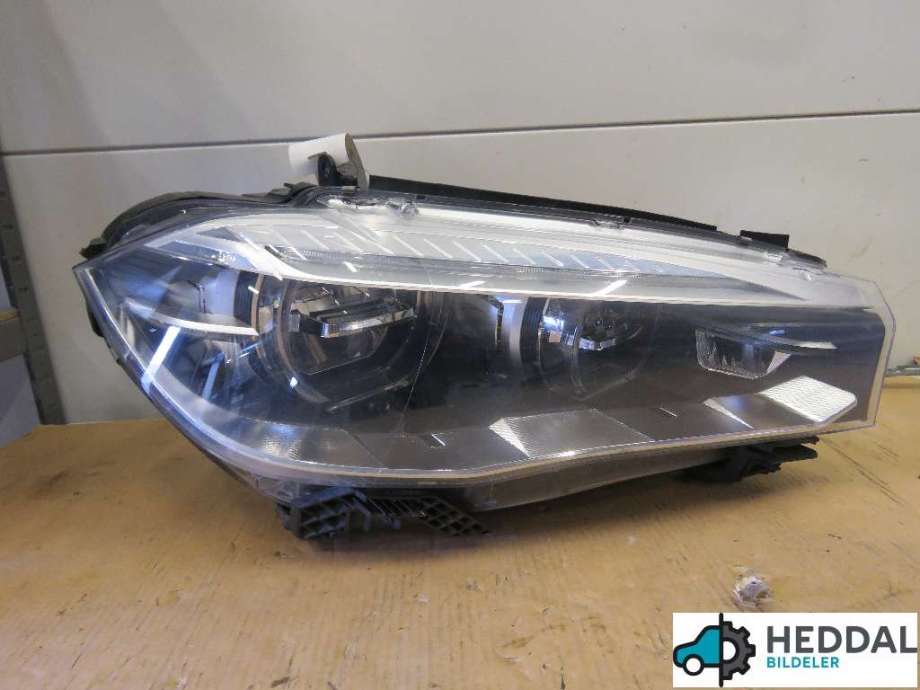Frontlykt høyre halogen til BMW X5, 2013-2018 (F15) (F15) (BMW|63 11 7 442 648)
