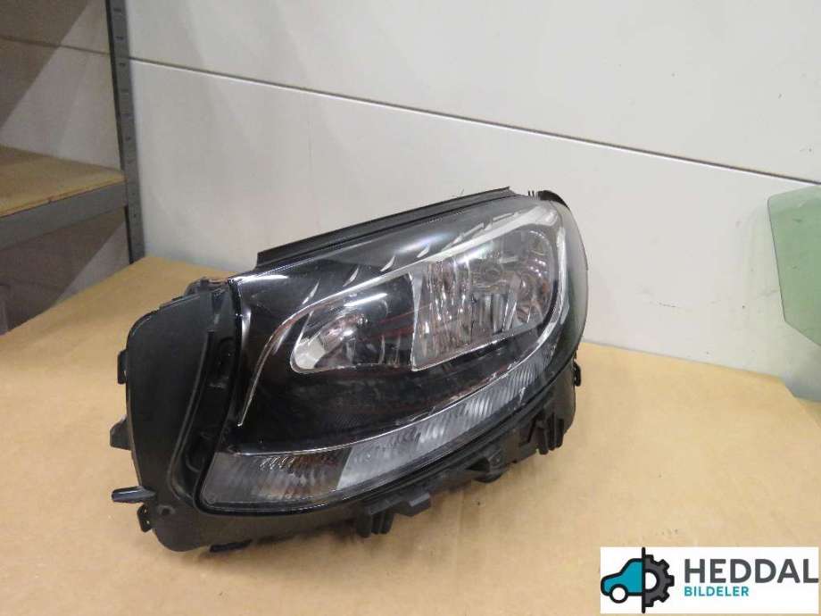 Frontlykt venstre halogen til Mercedes GLC 2015-2022 (X253) (X253) (MERCEDES|A 253 820 01 61|)