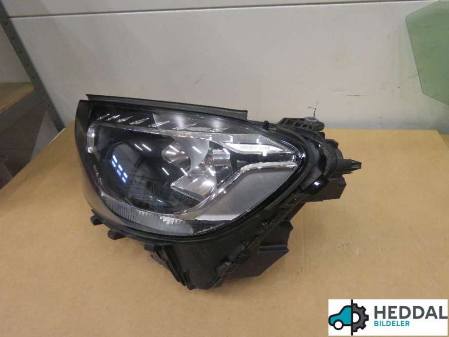 Frontlykt venstre halogen til Mercedes GLC 2015-2022 (X253) (X253) (MERCEDES|A 253 820 01 61|)