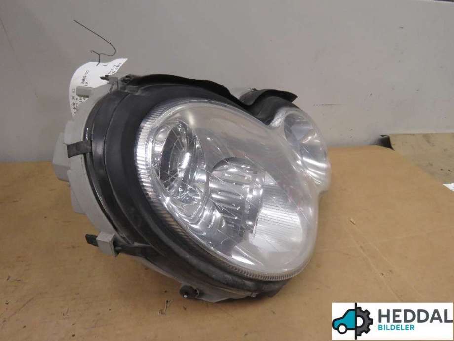 Frontlykt høyre xenon til Mercedes C-Klasse 2004-2007 (Fase 2) (W203) (W203) (MERCEDES|A 203 820 38 61|)
